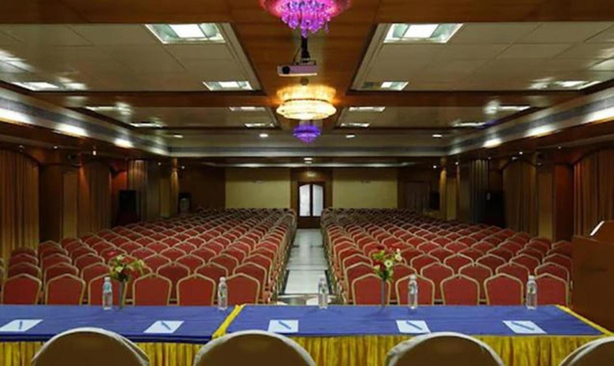 Fabhotel Prime Chennai Deluxe Exterior photo