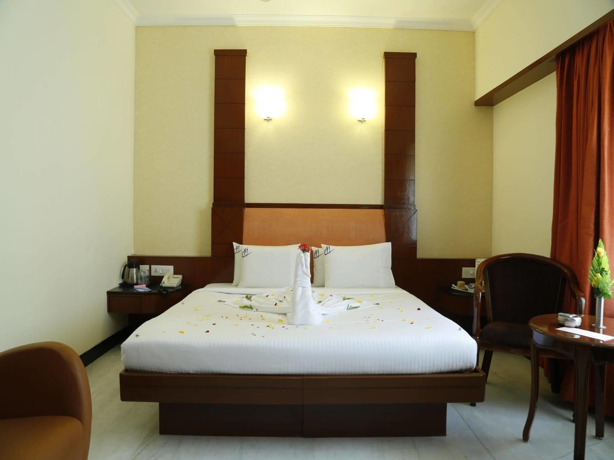 Fabhotel Prime Chennai Deluxe Exterior photo